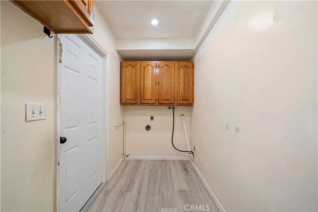 1350 E Hillcrest dr, Thousand Oaks, CA 91362