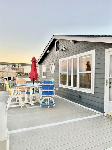 1256 E Canal Drive, Crystal Beach, TX 77650