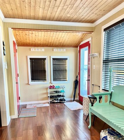 1256 E Canal Drive, Crystal Beach, TX 77650