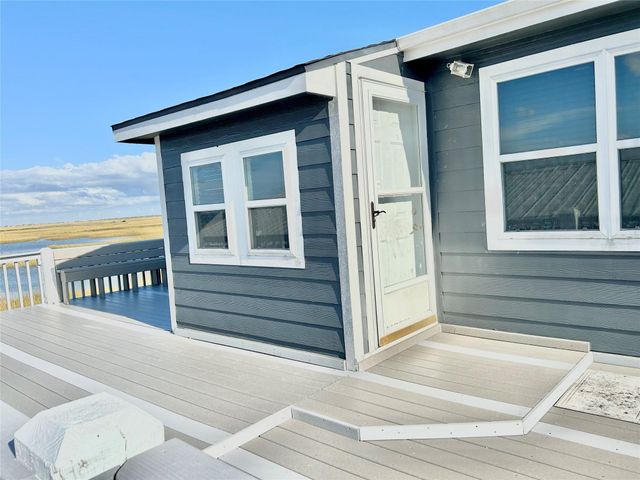 1256 E Canal Drive, Crystal Beach, TX 77650