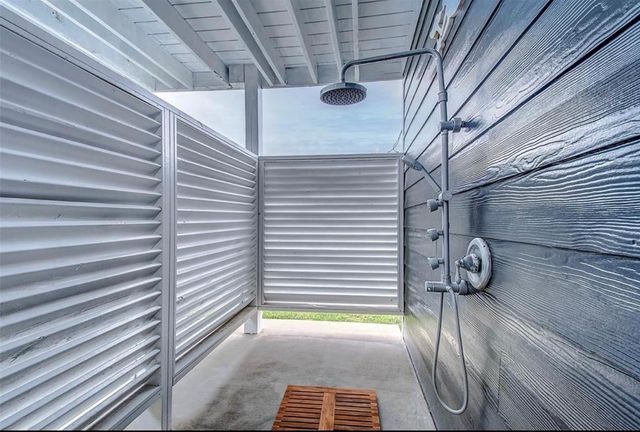 1256 E Canal Drive, Crystal Beach, TX 77650