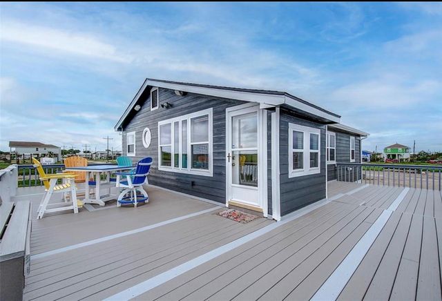 1256 E Canal Drive, Crystal Beach, TX 77650