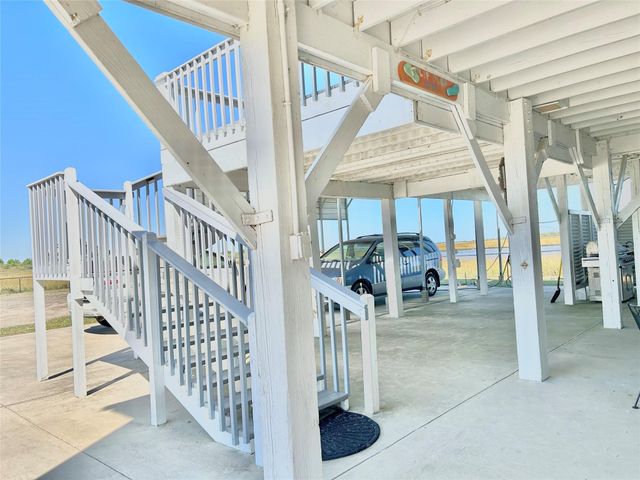 1256 E Canal Drive, Crystal Beach, TX 77650