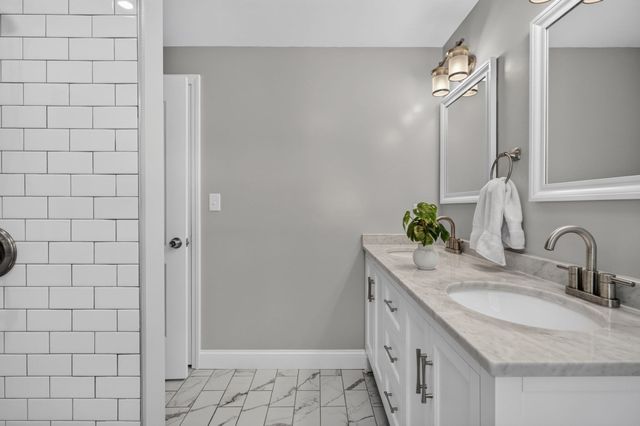 11 Powder Hill Rd, Methuen, MA 01844