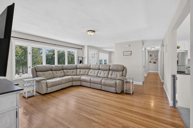 11 Powder Hill Rd, Methuen, MA 01844
