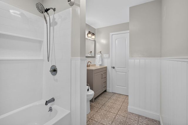 11 Powder Hill Rd, Methuen, MA 01844