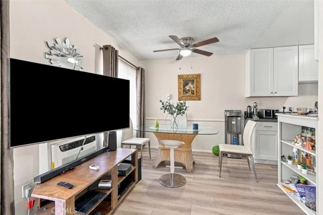 1677 N Lake, Pasadena, CA 91104