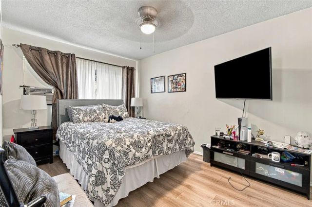 1677 N Lake, Pasadena, CA 91104