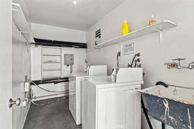 1677 N Lake, Pasadena, CA 91104