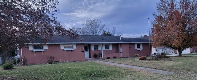 821 Boulevard Drive, Belpre, OH 45714