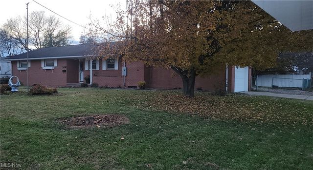 821 Boulevard Drive, Belpre, OH 45714