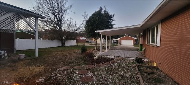 821 Boulevard Drive, Belpre, OH 45714