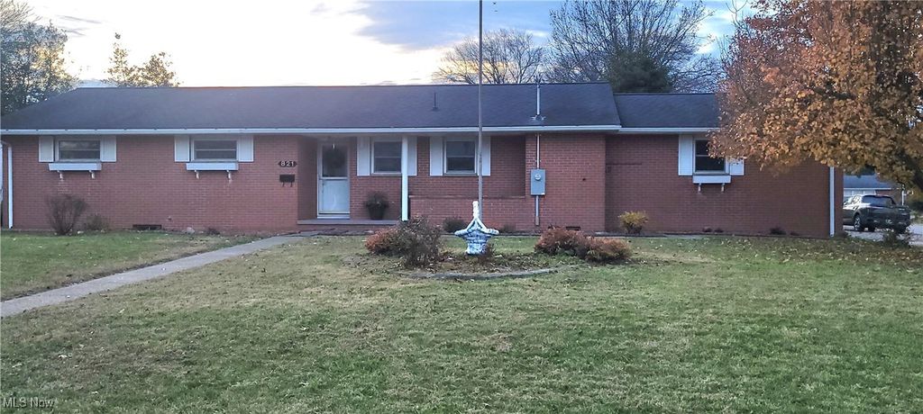 821 Boulevard Drive, Belpre, OH 45714