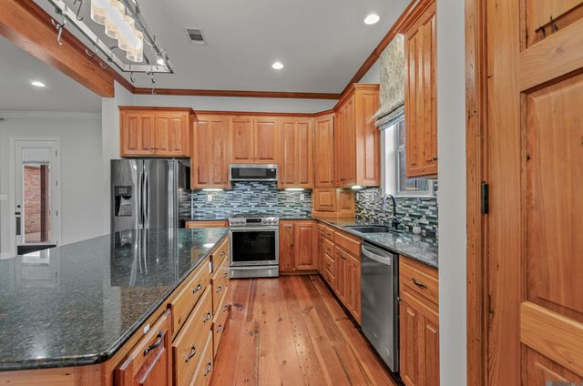 12130 Cane Dr, St Francisville, LA 70775