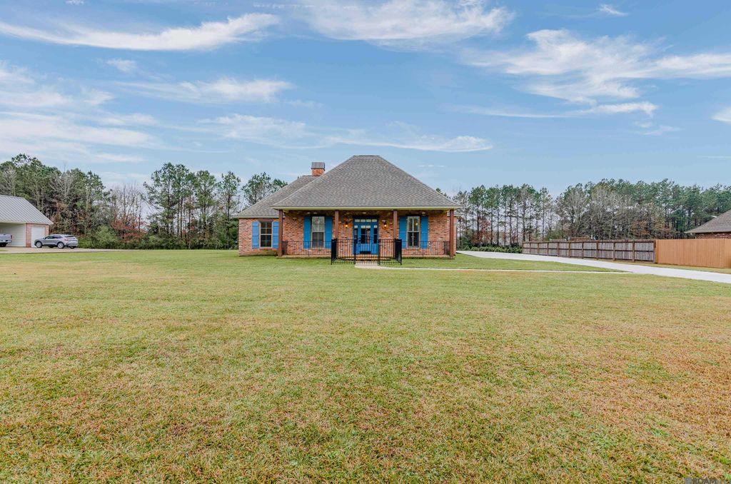 12130 Cane Dr, St Francisville, LA 70775