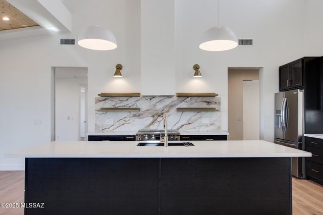 2750 W Black Cloud Court, Tucson, AZ 85745