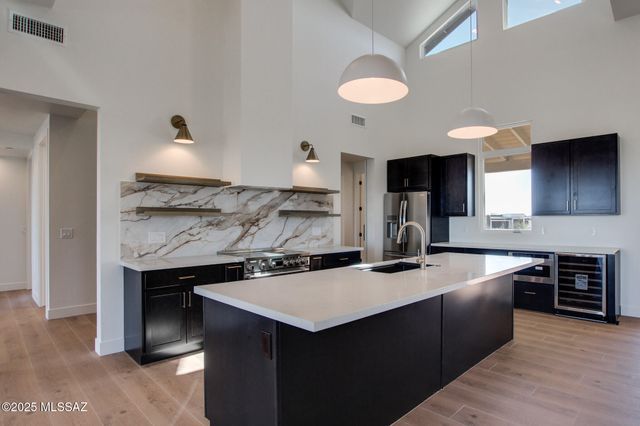 2750 W Black Cloud Court, Tucson, AZ 85745