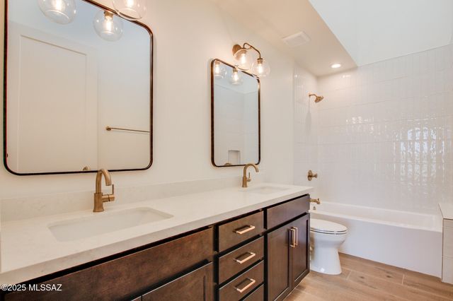 2750 W Black Cloud Court, Tucson, AZ 85745