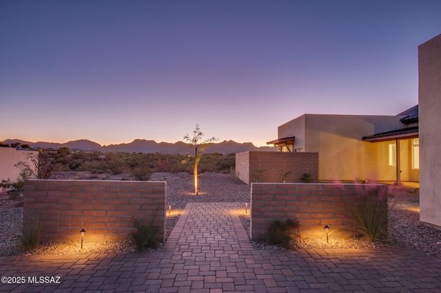 2750 W Black Cloud Court, Tucson, AZ 85745