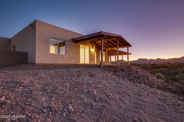 2750 W Black Cloud Court, Tucson, AZ 85745