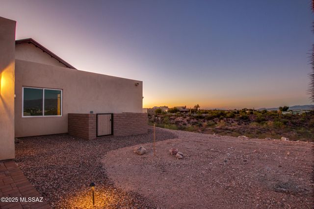 2750 W Black Cloud Court, Tucson, AZ 85745