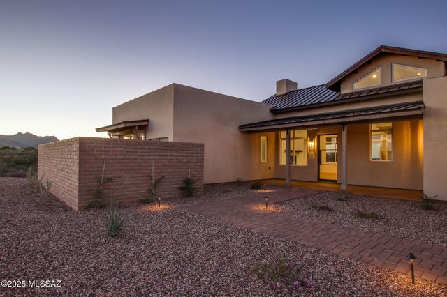 2750 W Black Cloud Court, Tucson, AZ 85745