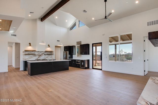 2750 W Black Cloud Court, Tucson, AZ 85745