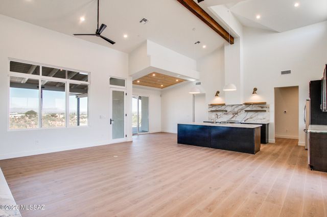 2750 W Black Cloud Court, Tucson, AZ 85745