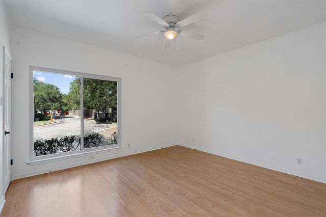 6501 Columbia Oaks CT 10, Austin, TX 78759
