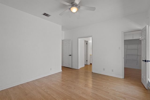 6501 Columbia Oaks CT 10, Austin, TX 78759