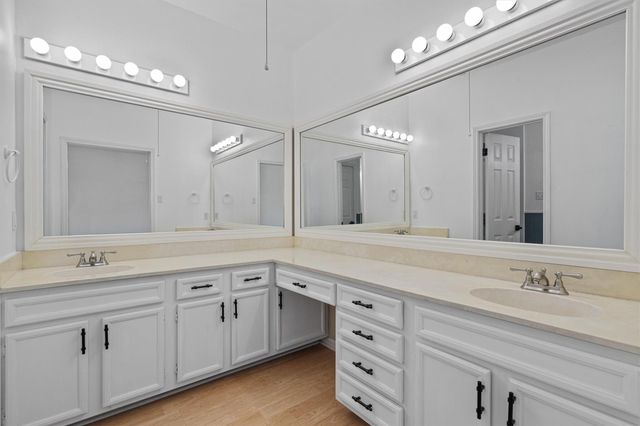 6501 Columbia Oaks CT 10, Austin, TX 78759