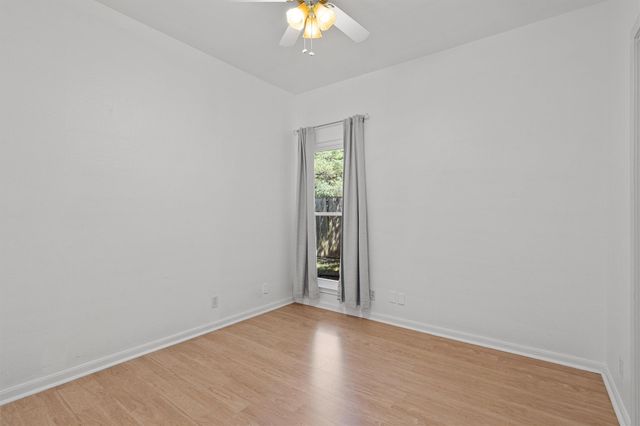 6501 Columbia Oaks CT 10, Austin, TX 78759
