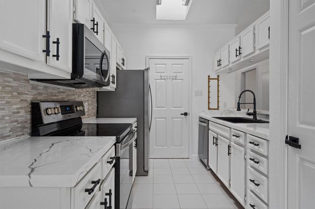 6501 Columbia Oaks CT 10, Austin, TX 78759