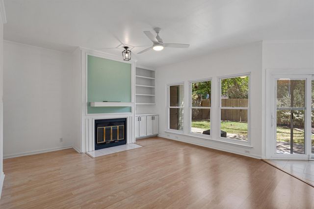 6501 Columbia Oaks CT 10, Austin, TX 78759