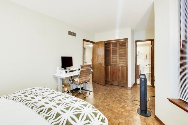 922 W FULLERTON Avenue 1, Chicago, IL 60614