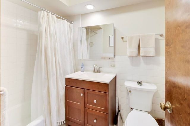 922 W FULLERTON Avenue 1, Chicago, IL 60614