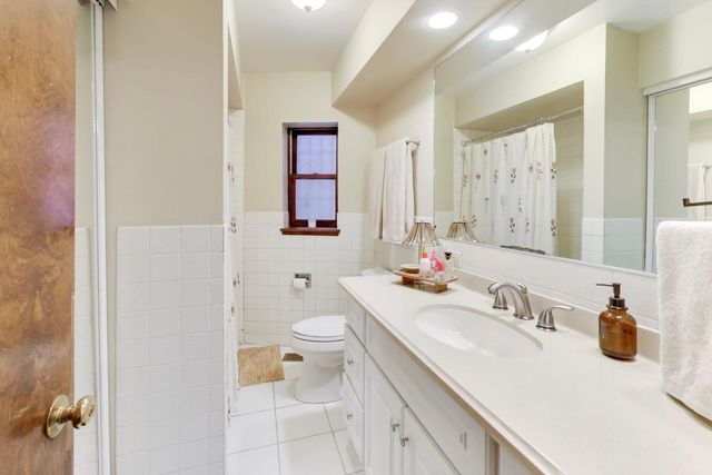 922 W FULLERTON Avenue 1, Chicago, IL 60614