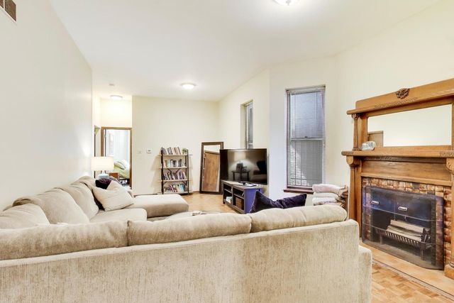 922 W FULLERTON Avenue 1, Chicago, IL 60614