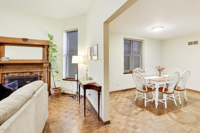 922 W FULLERTON Avenue 1, Chicago, IL 60614