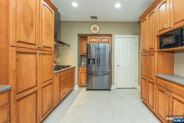 66 Park Avenue, Caldwell, NJ 07006