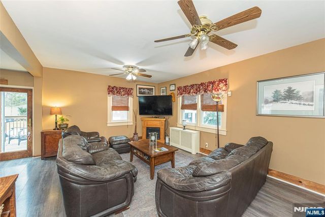 66 Park Avenue, Caldwell, NJ 07006