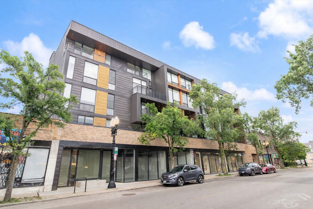 4513 N CLARK Street 411, Chicago, IL 60640
