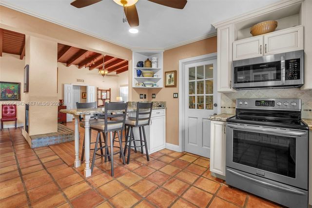 800 SW 8th Terrace, Fort Lauderdale, FL 33315
