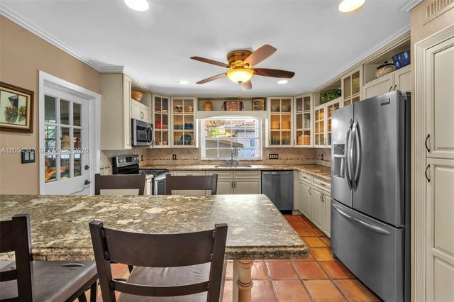 800 SW 8th Terrace, Fort Lauderdale, FL 33315