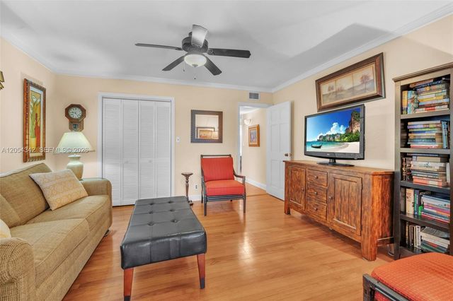 800 SW 8th Terrace, Fort Lauderdale, FL 33315