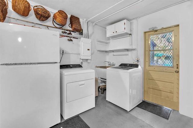 800 SW 8th Terrace, Fort Lauderdale, FL 33315