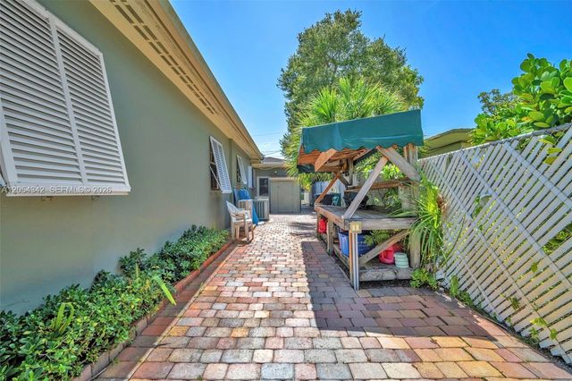 800 SW 8th Terrace, Fort Lauderdale, FL 33315
