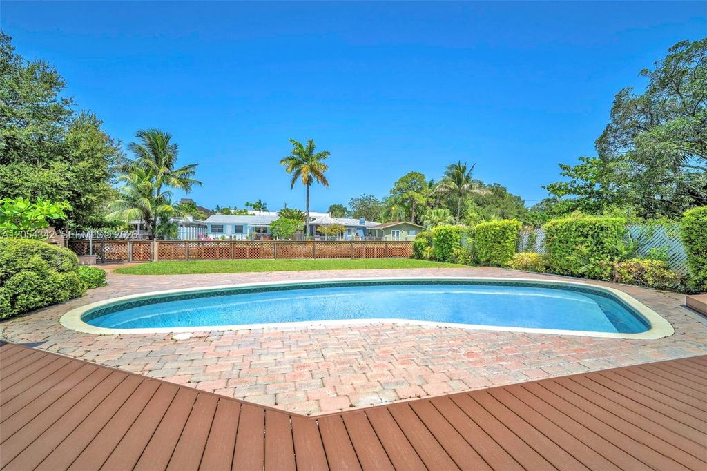 800 SW 8th Terrace, Fort Lauderdale, FL 33315