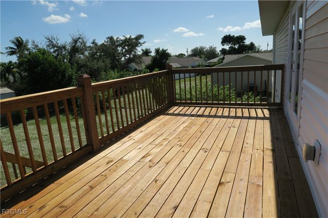 2309 SE 5th PL, Cape Coral, FL 33990