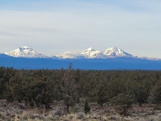 1513360000300, Redmond, OR 97756
